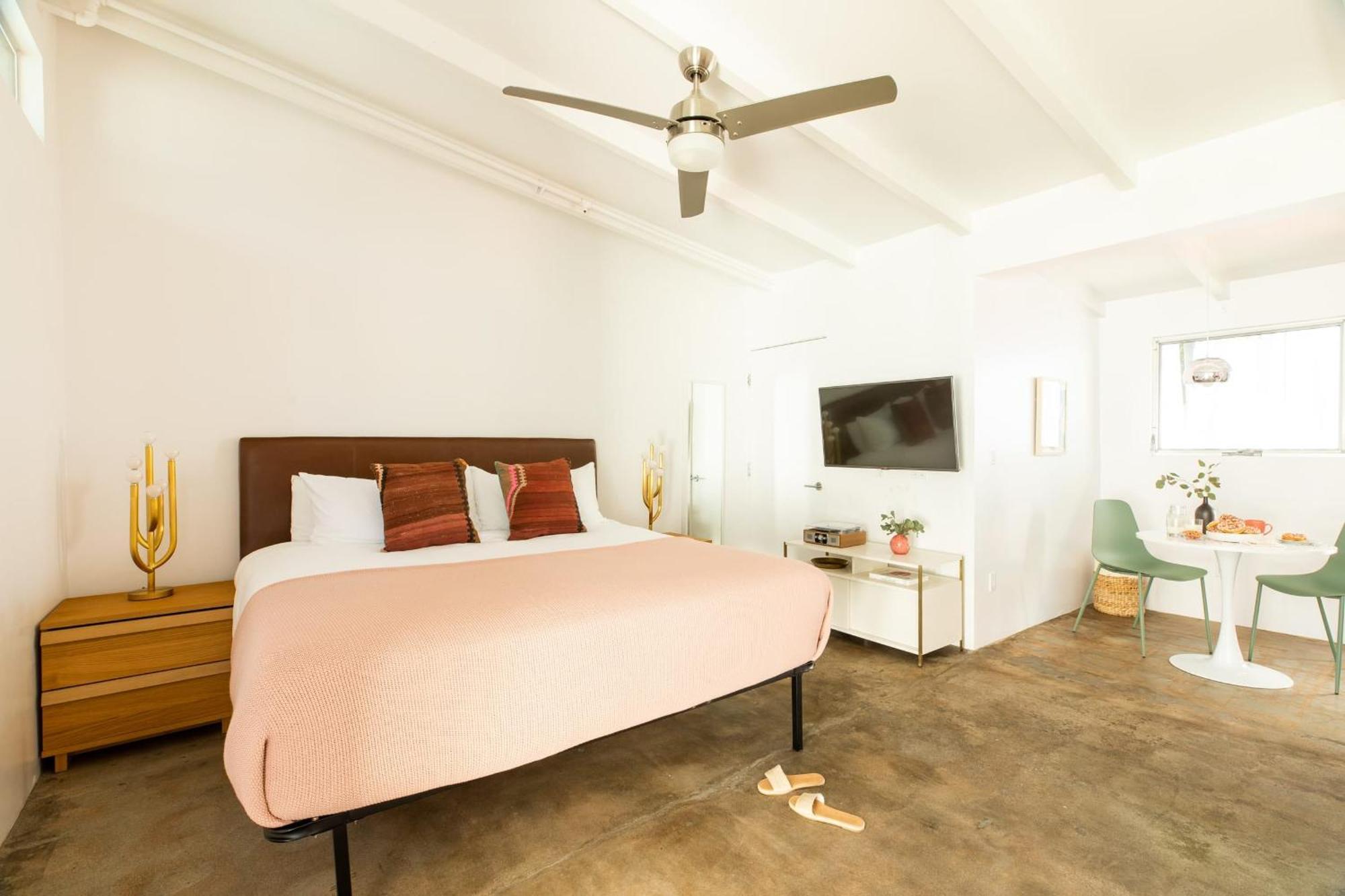 The Wesley Hotel By Avantstay Retro Spacious W Bbq Pool Spa ปาล์มสปริงส์ ภายนอก รูปภาพ