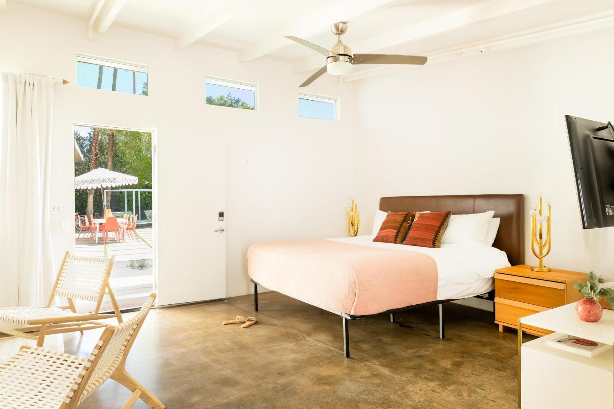 The Wesley Hotel By Avantstay Retro Spacious W Bbq Pool Spa ปาล์มสปริงส์ ภายนอก รูปภาพ